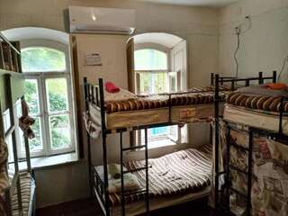Хостелы My Hostel and Cooking House! Тбилиси Общий шестиместный номер для мужчин и женщин-3